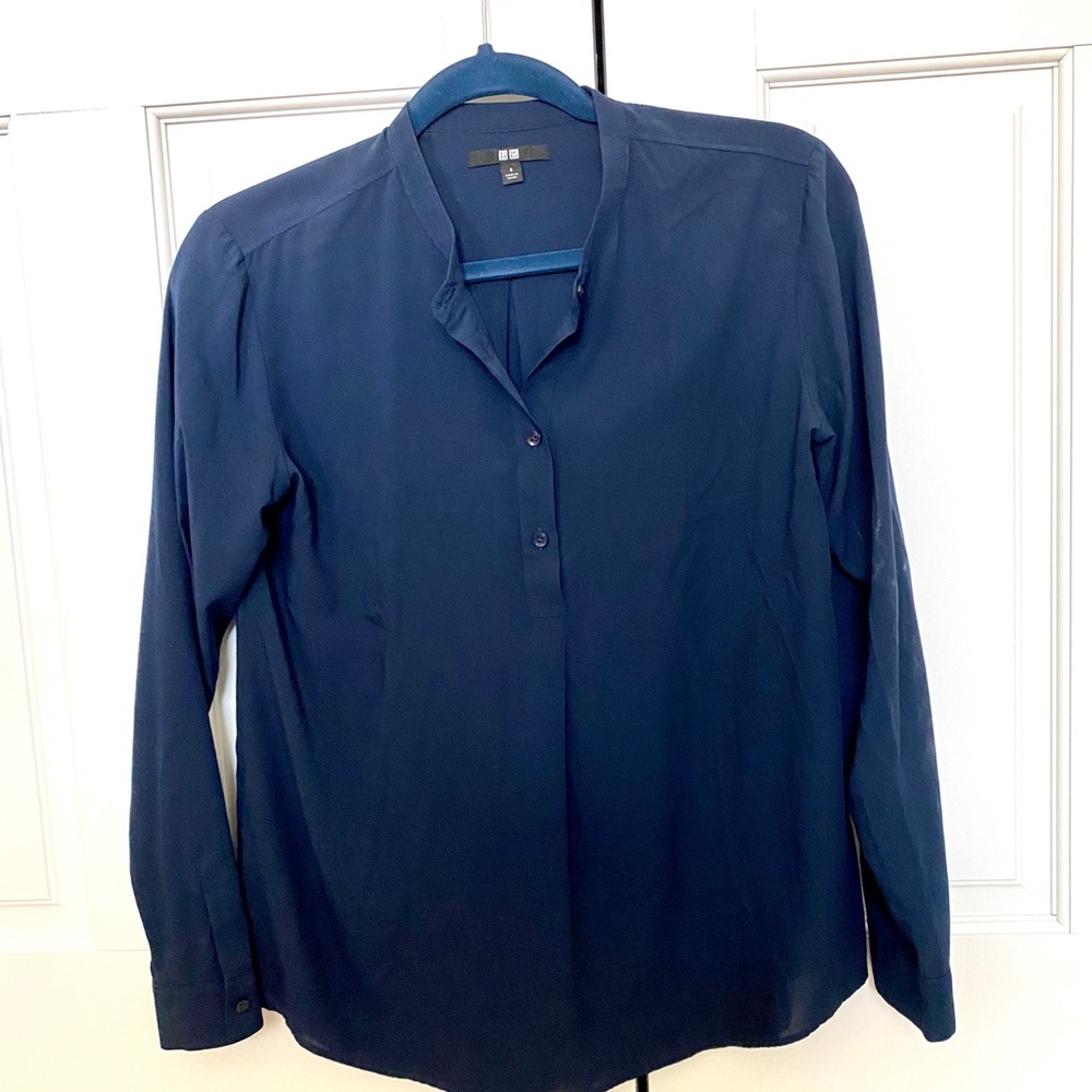 Uniqlo rayon long sleeved button down blouse